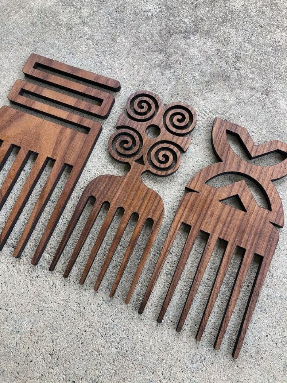 Modern Duafe wooden combs